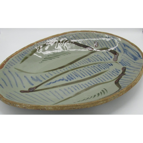 1215 - Michael Cardew (1901-1983) Abuja Pottery stoneware oval dish painted with three fish, painted on bas... 