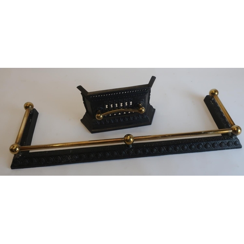 1253 - Victorian cast iron fire kerb, with scroll reeded detail, brass rail and ball finials W112cm D46cm H... 