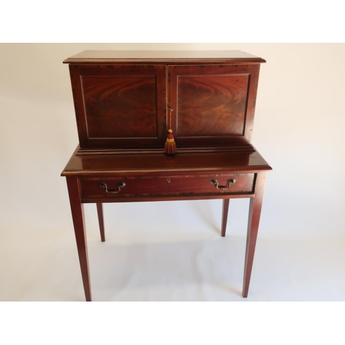 1295 - Late Victorian rosewood cross banded and satinwood strung mahogany writing table, raised back with t... 