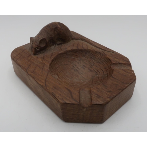 1016 - Robert Mouseman Thompson - adzed oak ashtray with carved signature mouse, D10cm