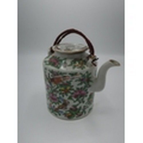 1217 - Early 20th century Canton Famille Verte tea pot and cover, cylindrical body decorated with exotic bi... 