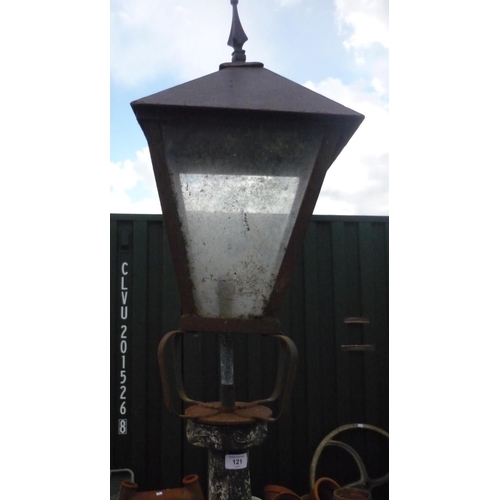 121 - Composite stone and metal streetlamp, H238cm