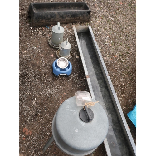 330 - Collection of galvanised and plastic feeding troughs and seed feeders (11)