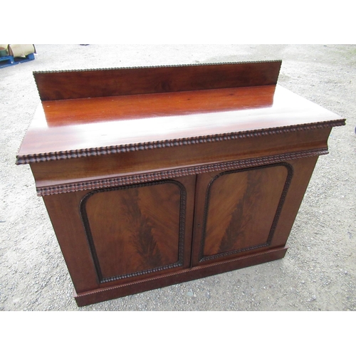 389 - Victorian mahogany chiffonier with raised back above friese drawer with ripple molding W124cm D53cm ... 