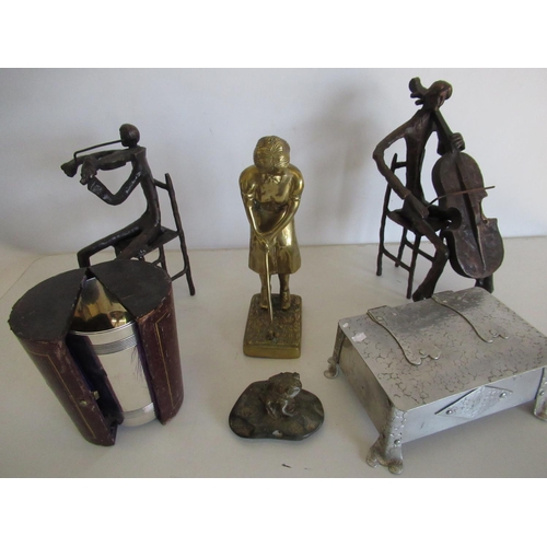 412 - Pair of cast bronzed instrumentalist celloist and violinist, cast brass figure of a female golfer, 2... 