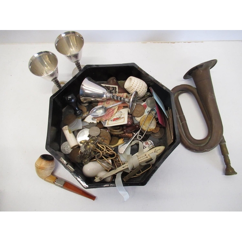 256 - Lacquered oak box with various items including assorted coinage, silver plated sherry cups, pipe, me... 