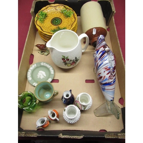 439 - Earthenware jug, coloured glass fish, miniature toy jugs, a Beswick wren etc