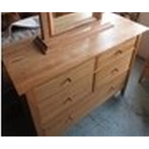 486 - Willis & Gambier Esprit light oak chest of four short and one long drawer 111cm x 47cm x 88cm