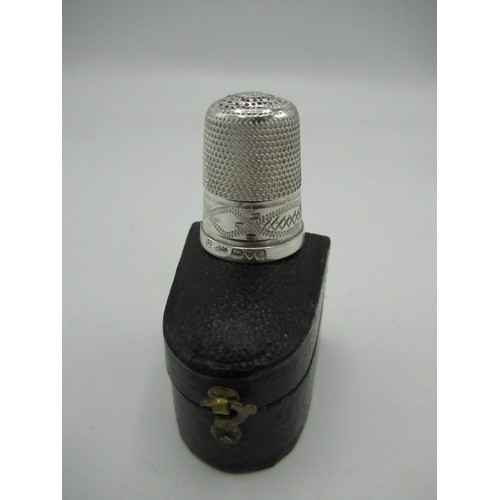 455 - Boxed silver thimble with hallmark 1902 by Charles Horner