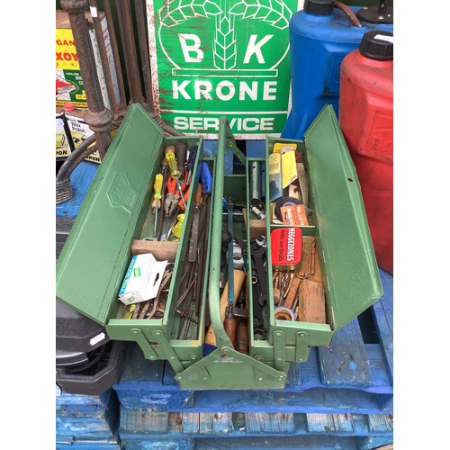 20 - Large Ck toolbox containing a large quantity of quality tools including hammers, drills, spanner’s e... 