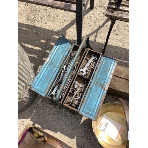 374 - Toolbox with large collection of spanner’s and sockets