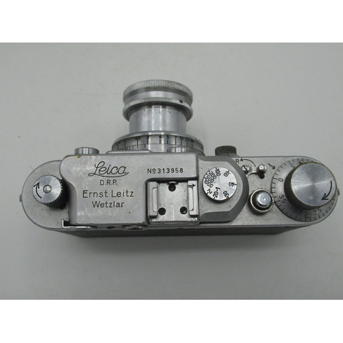 Leicea chrome body IIIA with a leitz wetzlar summar 5cm F2 lens