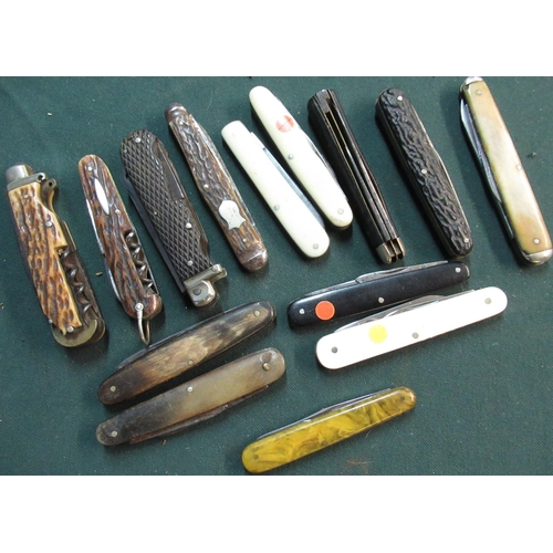 111 - Group of fourteen various assorted 19th C and later pocket knives