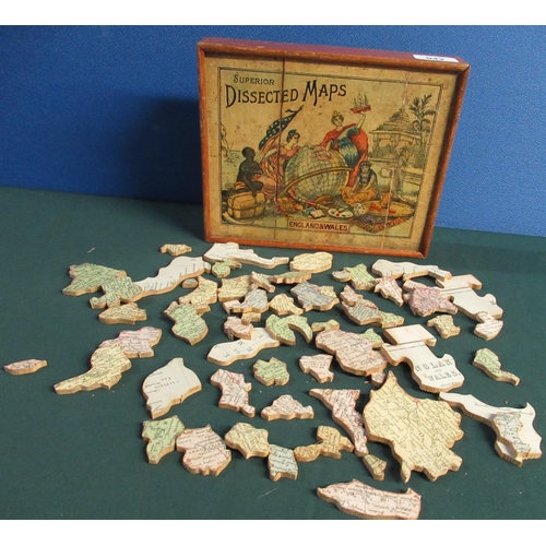 942 - A Superior Dissected Maps puzzle of England and Wales in original wooden box