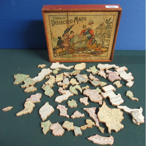 942 - A Superior Dissected Maps puzzle of England and Wales in original wooden box