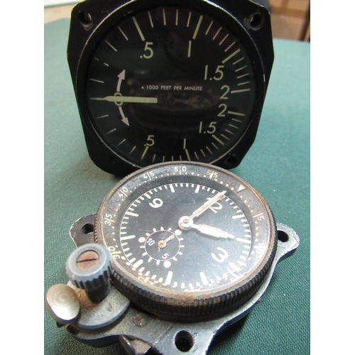 166 - Circa WWII period fighter planes cockpit dial clock serial no:829883 and a later variometer (2)