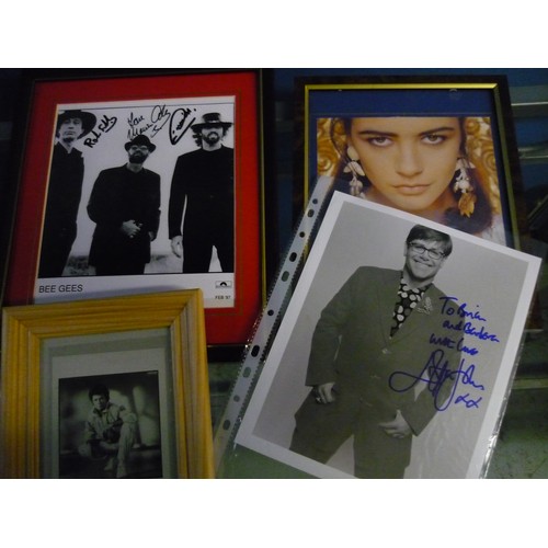 590 - Collection of signed, printed and other Autographs Musicians and Bands incl. Elton John, Bryan Ferry... 