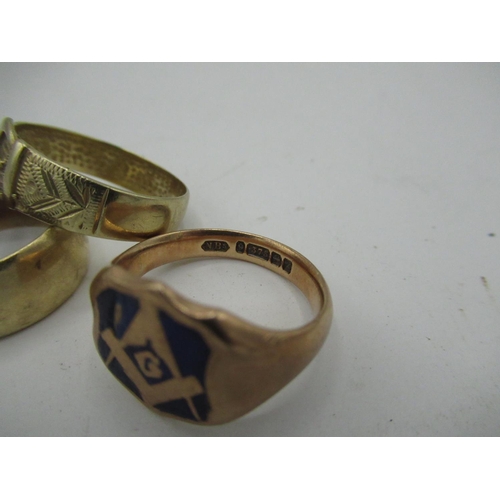 6 - 9ct gold hallmarked signet ring with enamelled masonic emblem Size R, gross 8g. 9ct gold hallmarked ... 