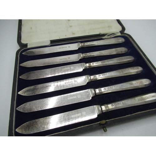 64 - Set of six fruit knives, with hallmarked silver handles, William Hutton & Sons Ltd, Sheffield 1921, ... 