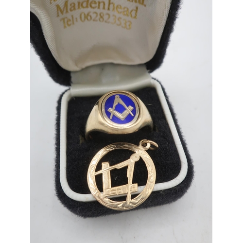 114 - Late 20th C hallmarked 9ct gold Masonic signet ring Birmingham 1987 size P 7.8g and a hallmarked 9ct... 
