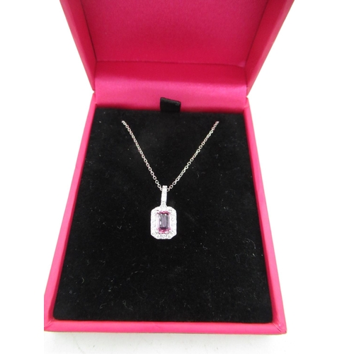 722 - 18ct gold white gold pink sapphire and diamond pendant necklace of 90 points