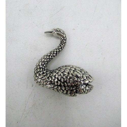 737 - Silver brooch in the form of a swan stamped Sterling