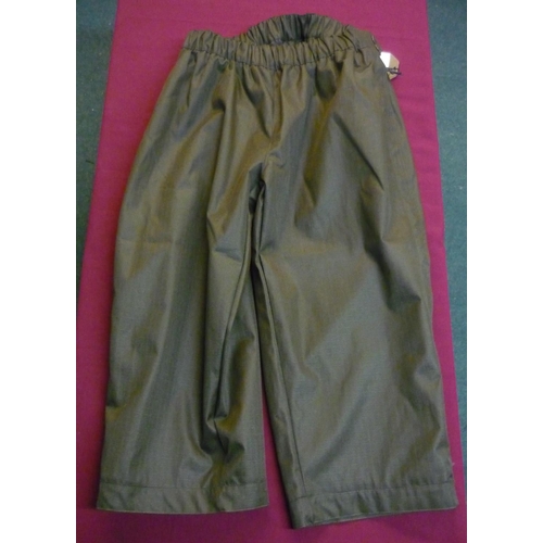 37 - Buckthorn short over trousers, colour shaded olive, size XL