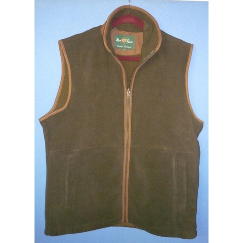 75 - Aylsham men's fleece gilet, colour green, size XL