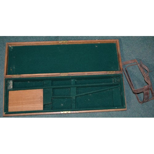 781 - Vintage wooden gun case with green felt lining