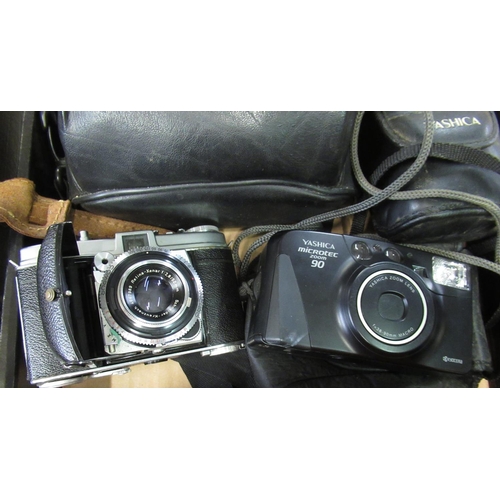 199 - Canon G5 digital camera (missing charger), Yashica Microtech zoom 90 camera, Kodak Retina 1B and var... 