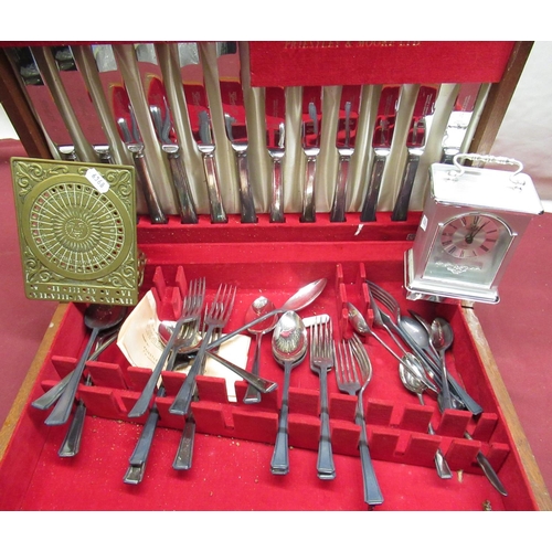 722 - Part cased set of Priestley & Moore Ltd plated cutlery, Minster quartz carriage clock and a brass ta... 