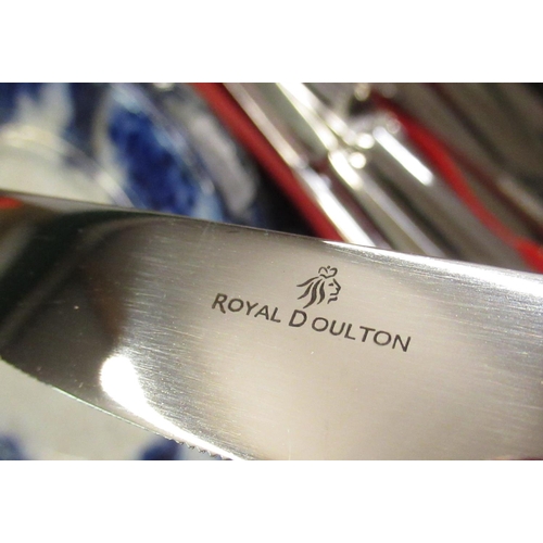 728 - Quantity of Royal Doulton stainless steel cutlery and a small selection of Regent blue and white pla... 