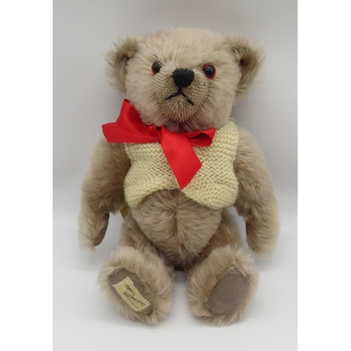 213 - Collection of Limited Edition Dean's teddy bears inc. Hobson, Hardy, Daisy, Hardwick, Barry, Hector ... 