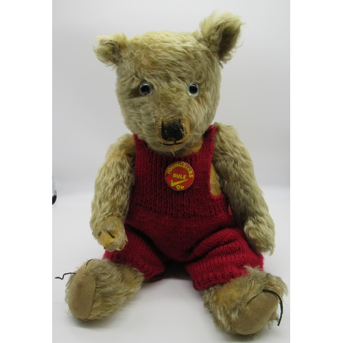 121 - Collection of c. 1930/50's British teddy bears: c. 1930's Chiltern teddy bear in golden mohair, with... 