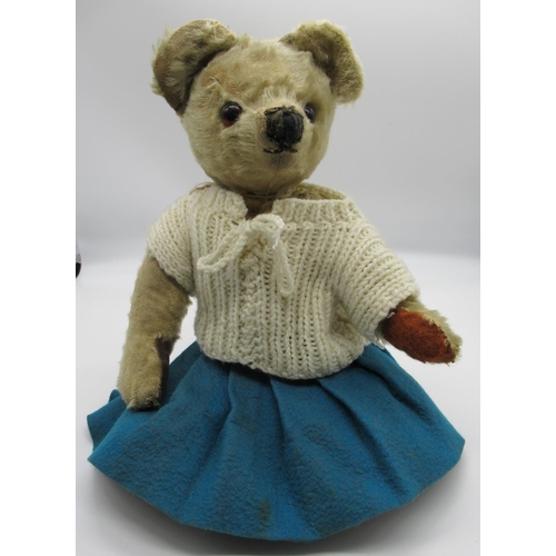 121 - Collection of c. 1930/50's British teddy bears: c. 1930's Chiltern teddy bear in golden mohair, with... 