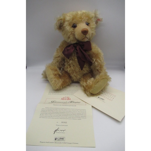 10 - Steiff 2000 teddy bear in blonde mohair with working growler mechanism, boxed with certificate, H43c... 