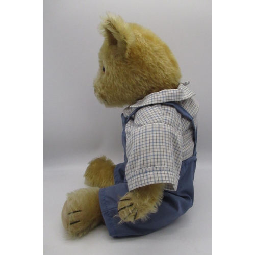 117 - A Chilton circa 1930's teddy bear with glass eyes in very good condition with all original features,... 