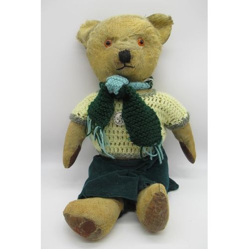 53 - Collection of c. 1940/50's British teddy bears: Pedigree c. 1950's teddy bear with original pads, we... 