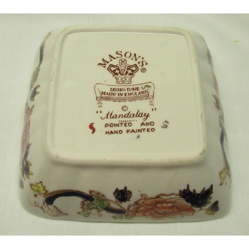 358 - Mason's Mandalay pattern mantle clock with quartz movement and gilt finial H21cm, three section dish... 