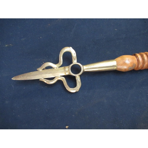 805 - Unusual Gourd/staff with spear point, turned shaft  and double head finial, overall L111cm