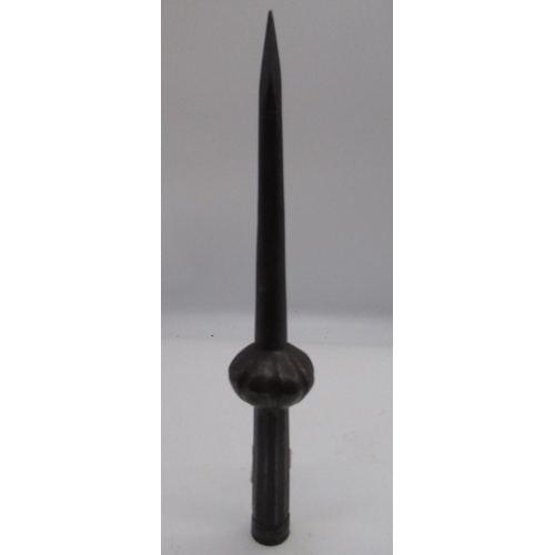 825 - C19th spear type spike finial L10