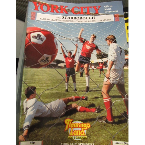 137 - Collection of various football programmes including Scarborough, York City, Chelsea, from Littlewood... 