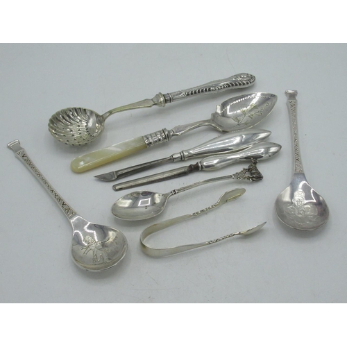 88 - Two QE.II Peter Jackson hallmarked silver Christmas spoons London 1975-1976, by John Pinches,1.9ozt,... 