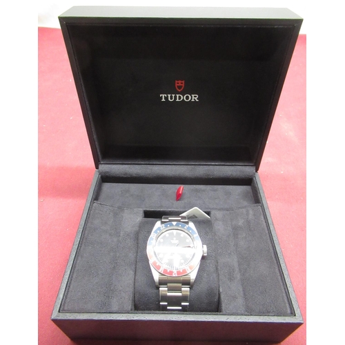 549 - Rav Wilding Collection. Tudor Black Bay 41mm GMT automatic Chronometer wristwatch. 
Stainless steel ... 