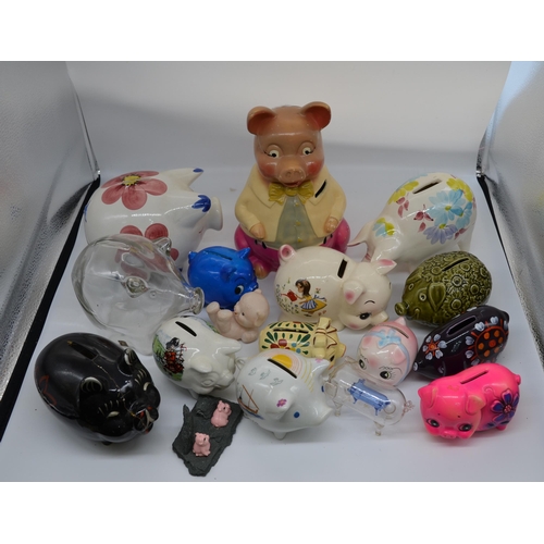 250 - Collection of piggy banks of various styles, sizes and colours (17)