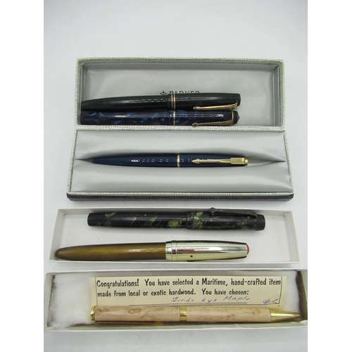 216 - Vintage Parker fountain pen, another boxed Conway Stuart fountain pen and other pens (6)