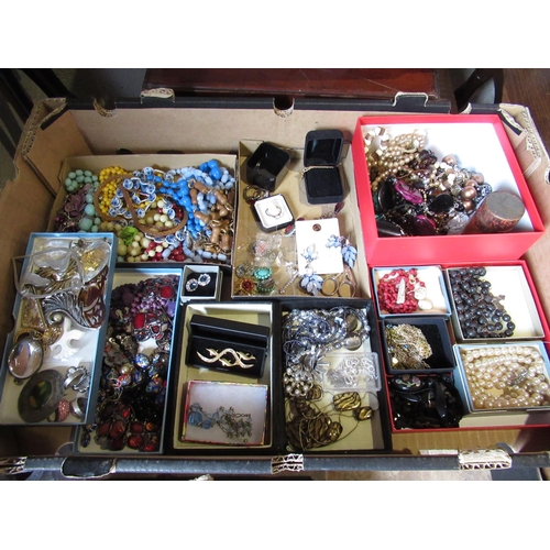 232 - Collection of costume jewellery including beads, broaches, earrings etc