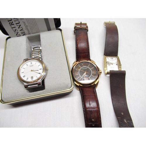 39 - Citizen quartz wrist watch with date indicator, gold plated and stainless steel case on matching bra... 