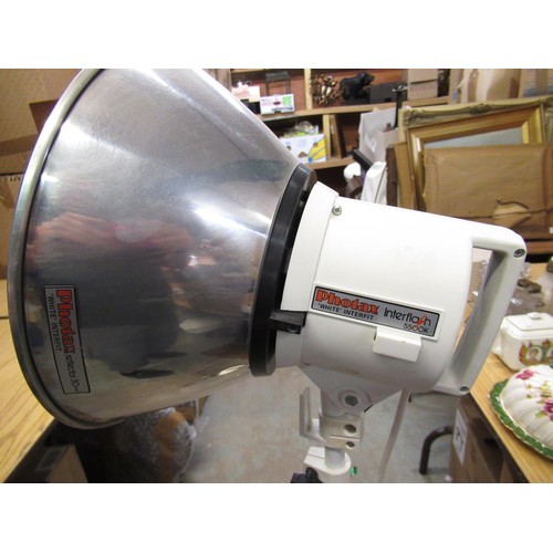 131 - Collection of photographic equipment including: Pentax MX, Hoya 75-260 MM zoom, Cokin filters, Canon... 