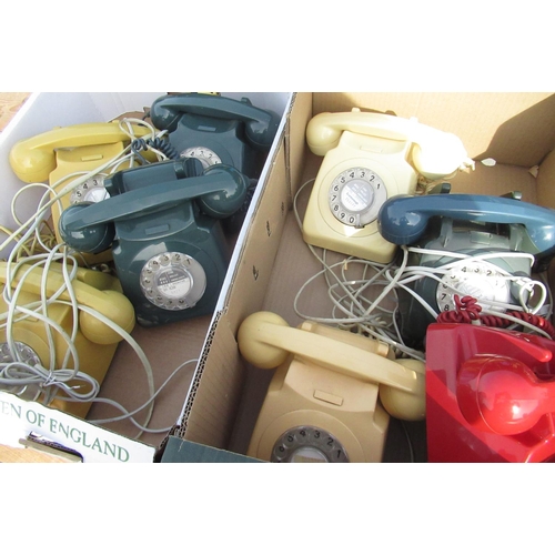 93 - 1970s-80s BT 8746 telephone in rea, finish and seven other 8476 telephones (2 boxes)